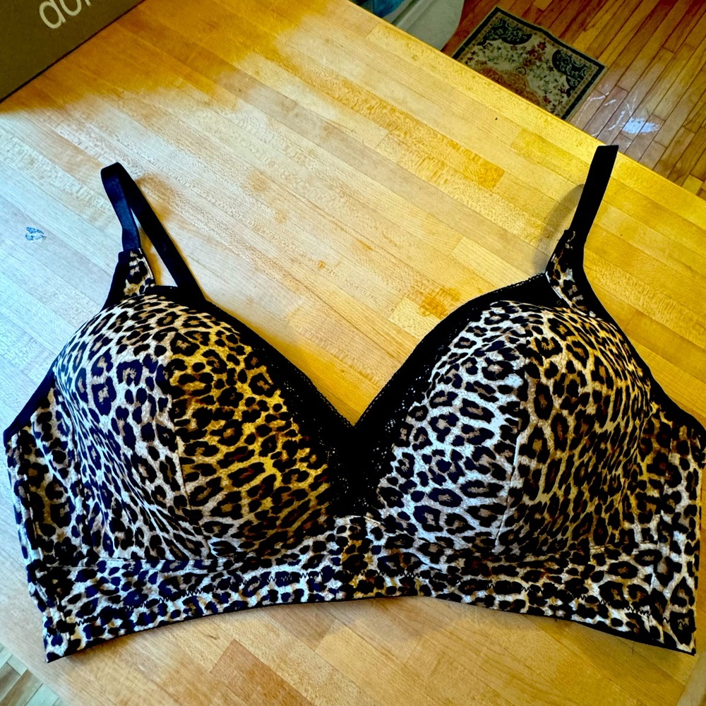 NWOT 44E Leopard Bra